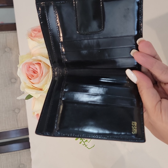 Authentic Gucci patent wallet - Picture 8 of 12